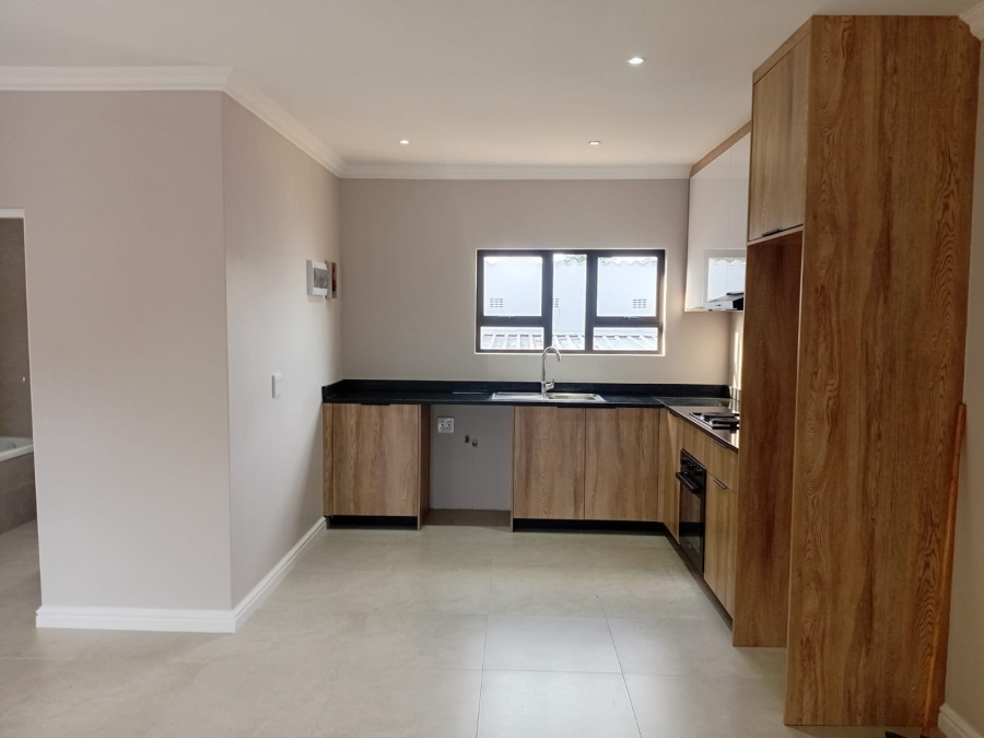 To Let 2 Bedroom Property for Rent in Cambridge West Eastern Cape
